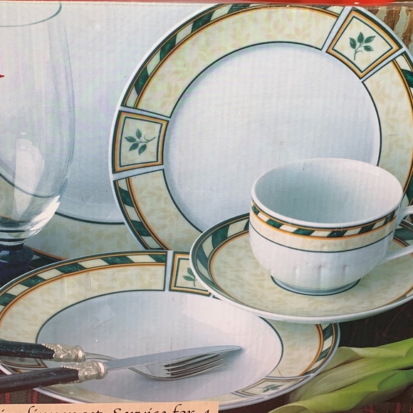 Studio Concept Ultra Fine Porcelain Ware Set - Picture 4 of 6